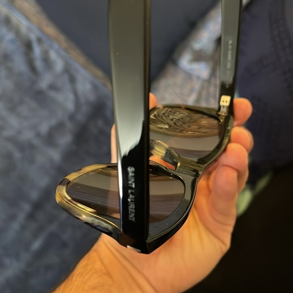 Brand new Saint Laurent sunglasses !! - Picture 4 of 4